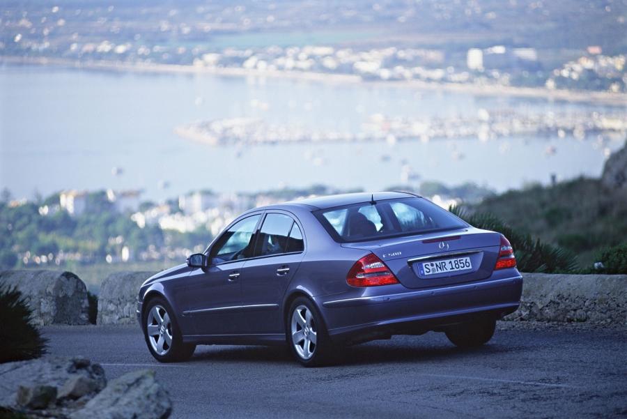  Mercedes-Benz E-Class 2002 года  (фото 403 из 448)